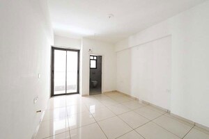 Room in 3 BHK Apartment at Vaishnodevi Circle – for Sale