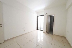 Room in 3 BHK Apartment at Vaishnodevi Circle – for Sale