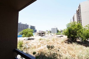 Plot Area in 3 BHK Apartment at Vaishnodevi Circle – for Sale