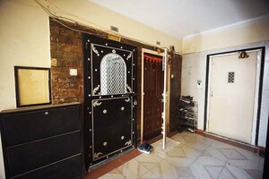 Room in 3 BHK Apartment at Satellite – for Sale