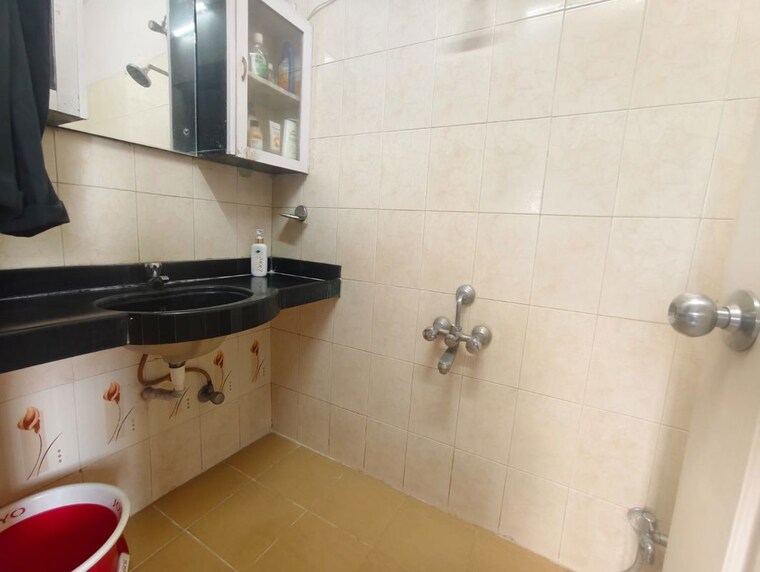 Bathroom, vikash-complex-chs 2 Bedroom 1037 Sq.Ft. Apartment In Uthalsar Thane 10464398