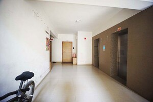 Room in 3 BHK Apartment at Vejalpur – for Sale