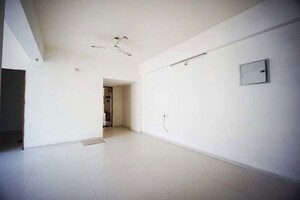 Room in 3 BHK Apartment at Vejalpur – for Sale