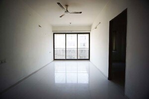 Room in 3 BHK Apartment at Vejalpur – for Sale