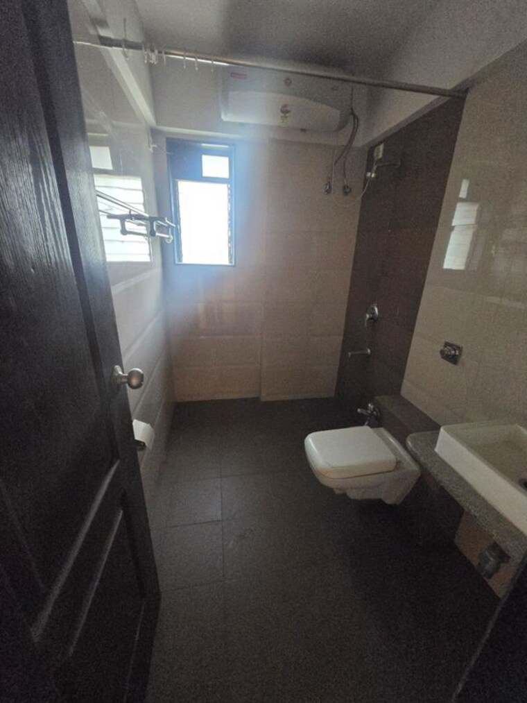 Bathroom, manokamana-apartment 3.5 Bedroom 1580 Sq.Ft. Apartment In Chembur Mumbai 10487764