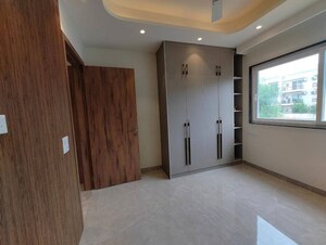 Room in 3 BHK Apartment at Godrej Habitat, Sector 3 – for Sale