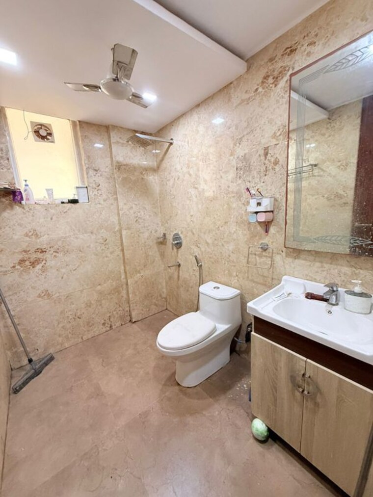 Bathroom, conscient-heritage-max-ii 3.5 Bedroom 2149 Sq.Ft. Apartment In Sector 102 Gurgaon 10487786