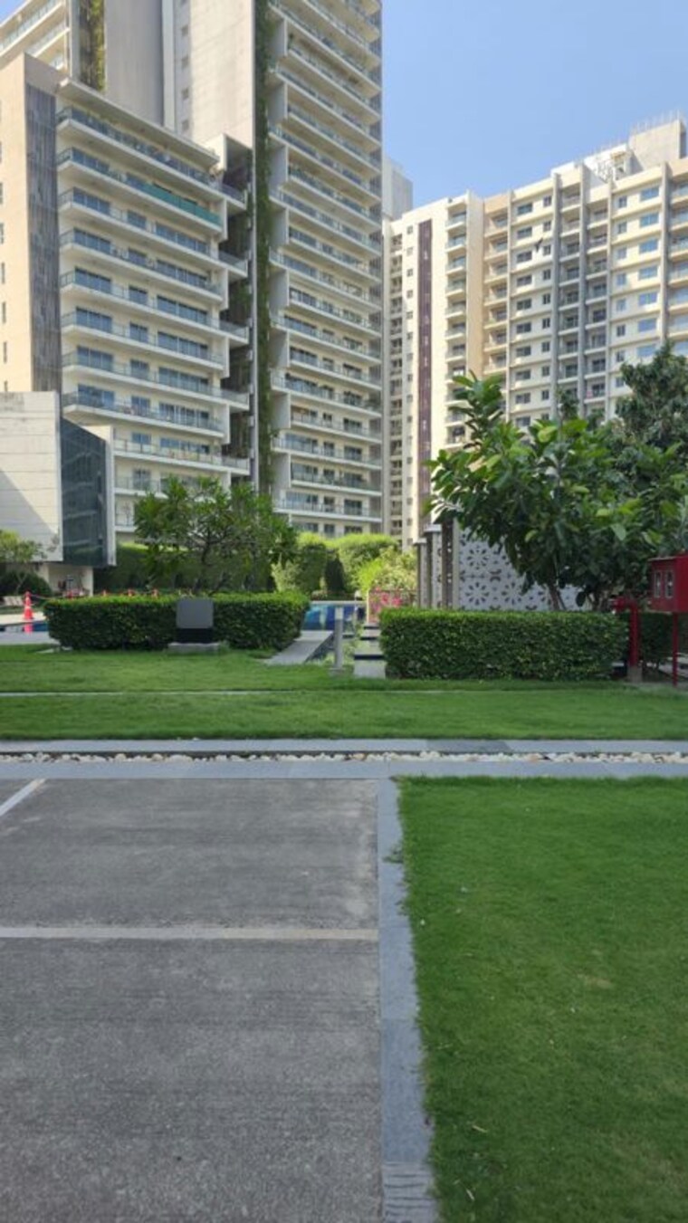Garden, conscient-heritage-max-ii 3.5 Bedroom 2149 Sq.Ft. Apartment In Sector 102 Gurgaon 10487786