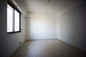 Room in 3 BHK Apartment at Nikol – for Sale