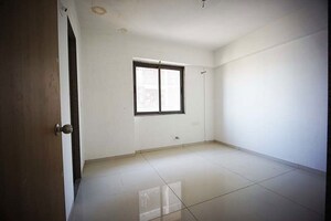 Room in 3 BHK Apartment at Nikol – for Sale