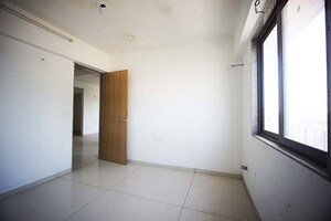 Room in 3 BHK Apartment at Nikol – for Sale