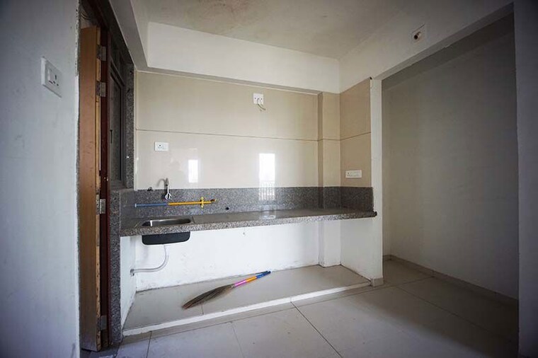Kitchen, nikol 3 Bedroom 180 Sq.Yd. Apartment In Nikol Ahmedabad 10486951