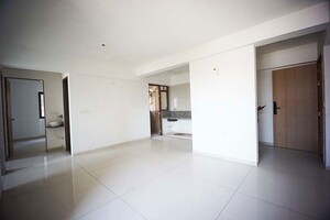 Room in 3 BHK Apartment at Nikol – for Sale