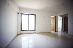 Room in 3 BHK Apartment at Nikol – for Sale