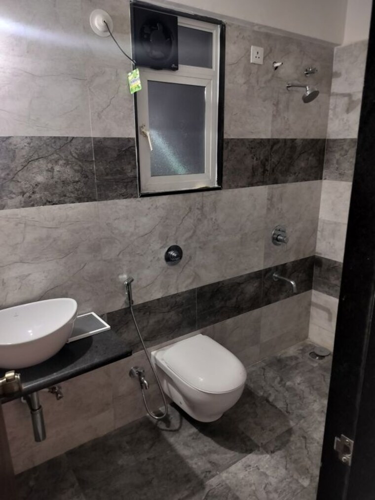 Bathroom, bhujbal-niwas 2 Bedroom 1000 Sq.Ft. Apartment In Punawale Pune 10487852