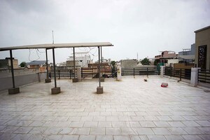 Parking in 6 BHK Independent House at Isanpur – for Sale