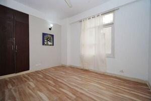 Room in 3 BHK Apartment at Tulip Orange, Sector 70 – for Sale