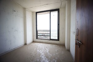 Room in 3 BHK Apartment at Narol – for Sale