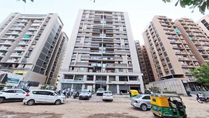  Shop For Sale in Vaishnodevi Circle