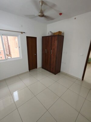 Room in 2 BHK Apartment at Prestige Finsbury Park Hyde, Bagaluru – for Rent