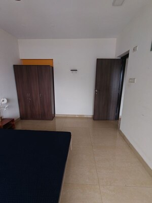 Room in 4 BHK Apartment at Lokhandwala Infrastructure Whispering Palms XXclus, Kandivali East – for Rent