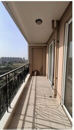 3.5 BHK + Servant Room 1930 Sq.Ft. Apartment in DLF New Town Heights III