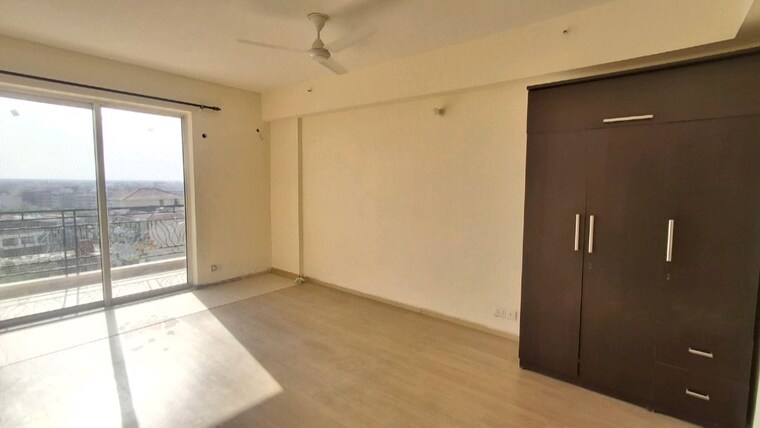 Room, dlf-new-town-heights-iii 3.5 Bedroom 1930 Sq.Ft. Apartment In Sector 91 Gurgaon 10487912
