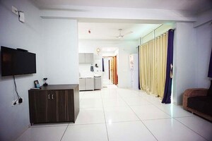 Team Area in 2 BHK Apartment at Motera – for Sale