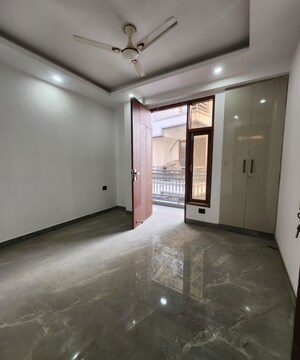 Room in 1 BHK Builder Floor at Freedom Fighters Enclave – for Rent
