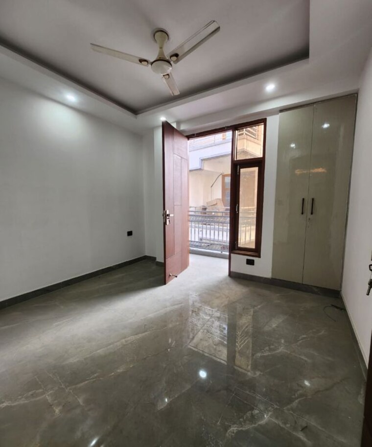 Room, freedom fighters enclave 1 Bedroom 600 Sq.Ft. Builder Floor In Freedom Fighters Enclave Delhi 10487941