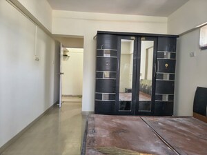 Room in 2 BHK Apartment at Ashish CHS Andheri, Andheri West – for Rent