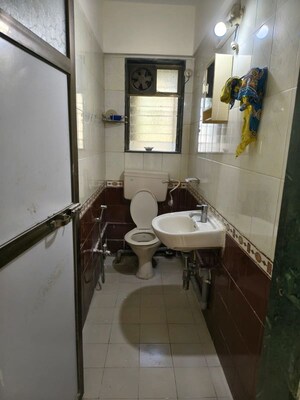 Team Area in 2 BHK Apartment at Ashish CHS Andheri, Andheri West – for Rent