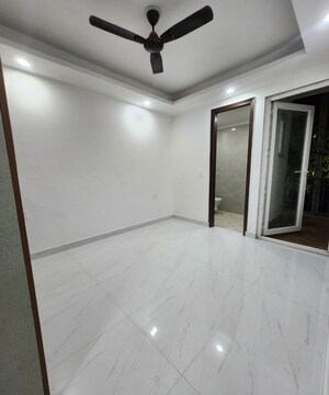 Room in 2 BHK Builder Floor at Freedom Fighters Enclave – for Rent