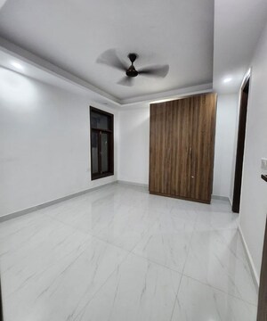 Room in 2 BHK Builder Floor at Freedom Fighters Enclave – for Rent