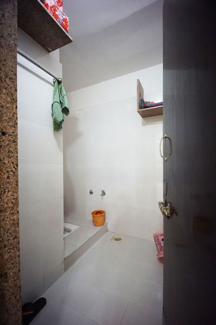 Bathroom, nikol kathwada 2 Bedroom 144 Sq.Yd. Apartment In Nikol Kathwada Ahmedabad 10484801