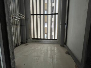 Room in 2 BHK Apartment at Raymond Ten X Habitat, Pokhran Road No Two – for Rent