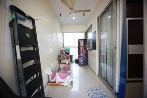Team Area in 2 BHK Apartment at Nava Naroda – for Sale