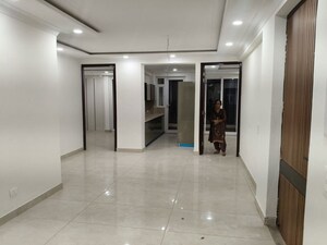 Room in 3 BHK Apartment at Preet Colony – for Rent