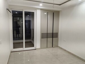 Room in 3 BHK Apartment at Preet Colony – for Rent