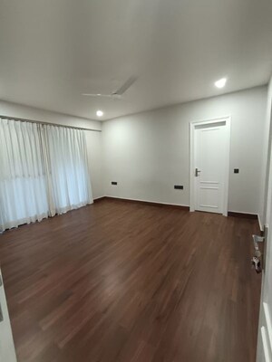 Room in 3 BHK Builder Floor at Vatika INXT City Center, Sector 83 – for Rent
