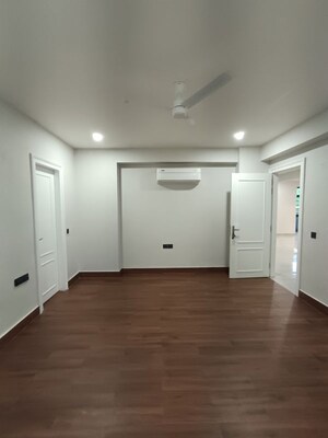 Room in 3 BHK Builder Floor at Vatika INXT City Center, Sector 83 – for Rent
