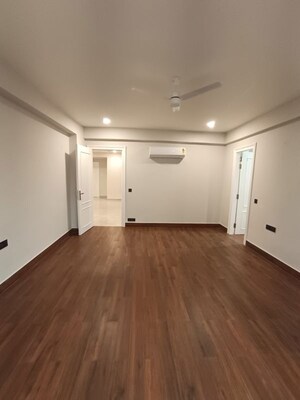 Room in 3 BHK Builder Floor at Vatika INXT City Center, Sector 83 – for Rent