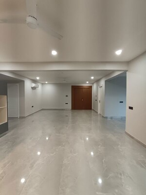 Room in 3 BHK Builder Floor at Vatika INXT City Center, Sector 83 – for Rent