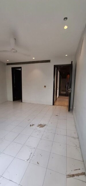 Room in 4 BHK Builder Floor at New Friends Colony – for Sale