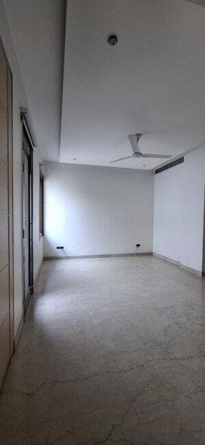 Room in 4 BHK Builder Floor at New Friends Colony – for Sale