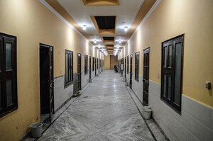 Building Lobby in  Pg at Sector 13 – for Rent