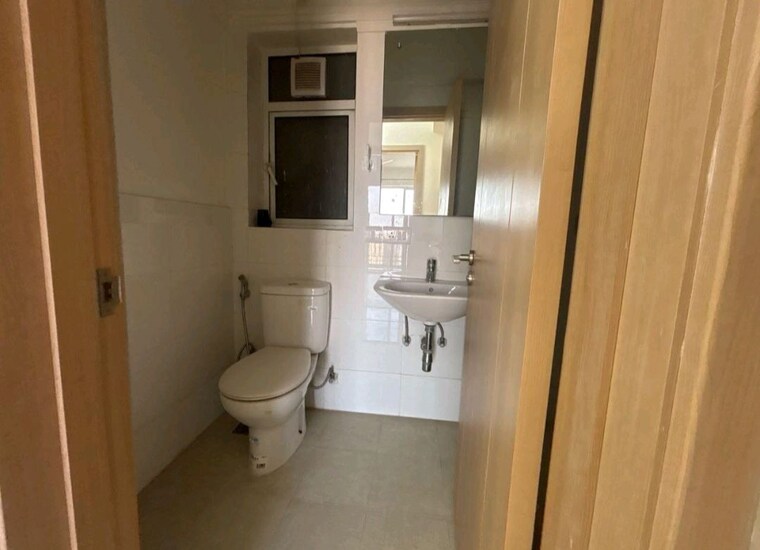 Bathroom, dlf-new-town-heights-town-houses 3.5 Bedroom 1930 Sq.Ft. Apartment In Sector 86 Gurgaon 10488025