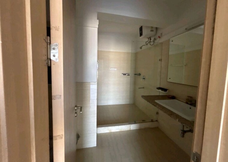 undefined, dlf-new-town-heights-town-houses 3.5 Bedroom 1930 Sq.Ft. Apartment In Sector 86 Gurgaon 10488025