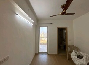 Room in 3.5 BHK Apartment at DLF New Town Heights Town Houses, Sector 86 – for Rent