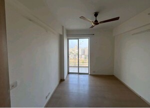 Room in 3.5 BHK Apartment at DLF New Town Heights Town Houses, Sector 86 – for Rent